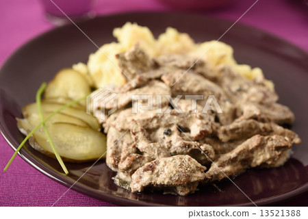 Beef Stroganoff with mashed potato 13521388