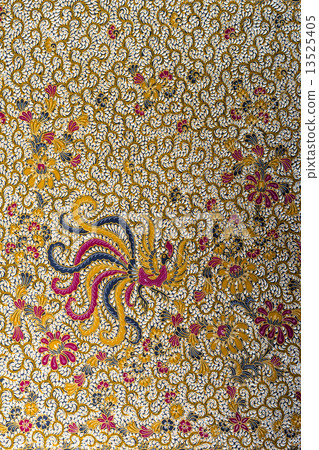 Beautiful peacock pattern 13525405