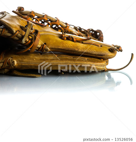 Baseball glove 13526056