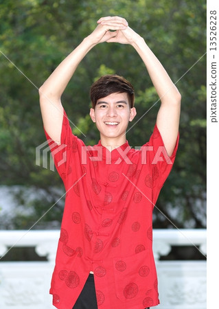 Handsome guy in changpao 13526228