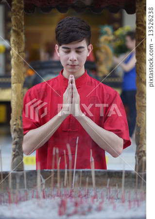 Handsome guy in changpao 13526238