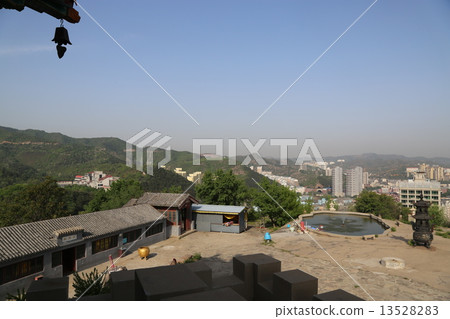 承德卡蘭吉十字路口的明星建築 13528283