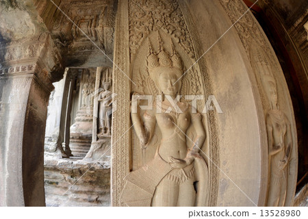 ASIA CAMBODIA ANGKOR WAT 13528980