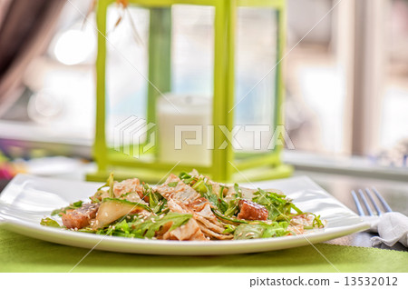 Salad with smoked eel 13532012