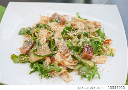 Salad with smoked eel 13532013