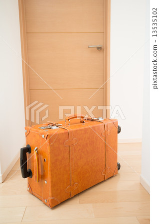 A suitcase placed in the room A suitcase placed in the room 13535102