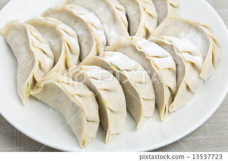 生餃子 13537723