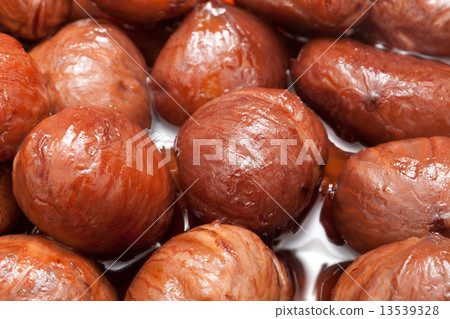 Boiled astringent skin of chestnut 13539328