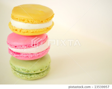 Macaron Tower (Right Space) 13539957