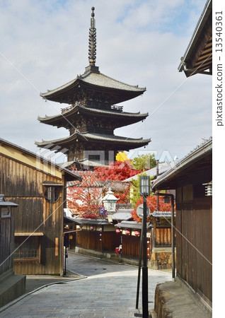 Yasaka Dori Kyoto Higashiyama 13540361