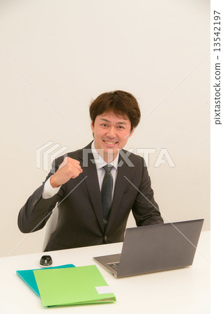 Businessman Businessman 13542197