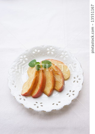 Grilled apples of coconut oil Grilled apples of coconut oil 13551167