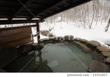 Snow outdoor bath Snow outdoor bath 13552957