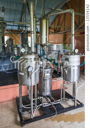 Tank equipment 13554142