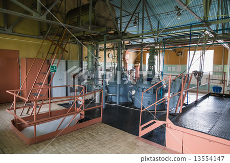 Tank equipment 13554147