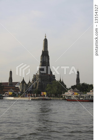 Akatsuki Temple Wat Arun and Chao Praya River 13554327