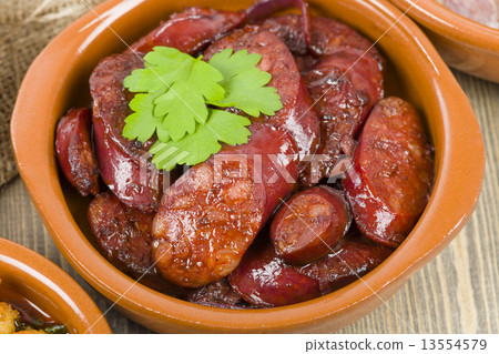 Chorizo al Vino (Spicy sausage cooked in red wine). Tapas. Chorizo al Vino (Spicy sausage cooked in red wine). Tapas. 13554579