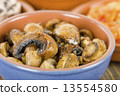 Setas al Ajillo (Mushrooms with garlic). Spanish tapas.  13554580