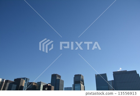 Tokyo cityscape 13556913