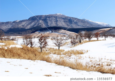 Winter season's book plateau 13556977