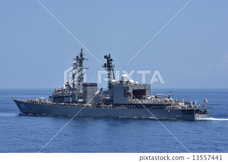 Maritime Self Defense Force escort ships 13557441