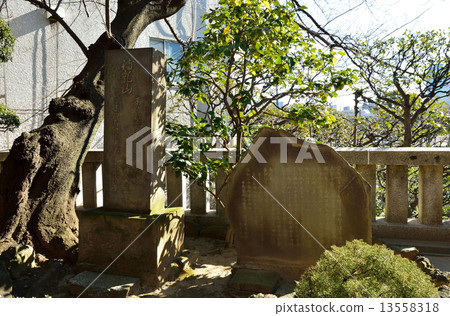 Walking in Asakusa · Toda Shigeyuki Monogatari mountain holy weather Walking in Asakusa · Toda Shigeyuki Monogatari mountain holy weather 13558318