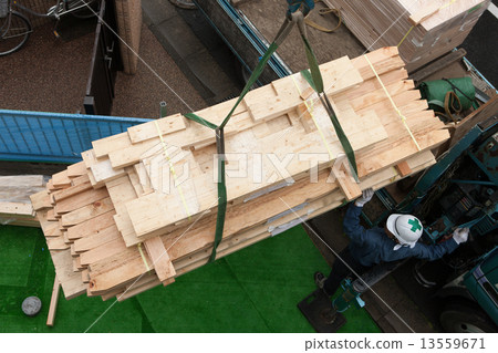 木屋的上層建築 木屋的上層建築 13559671