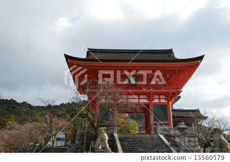 Important Cultural Property · "Kiyomizu Temple" Nibaemon (Kiyoshi City Higashiyama Ward Shimizu) 13560579