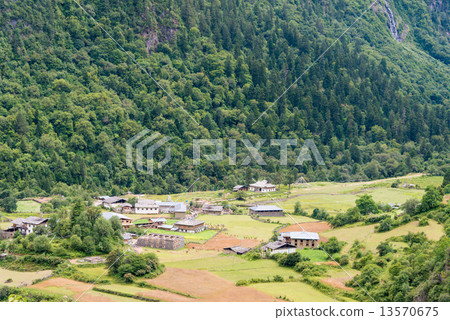 Dynamic village of Tokunaga, Yunnan Province, China Dynamic village of Tokunaga, Yunnan Province, China 13570675