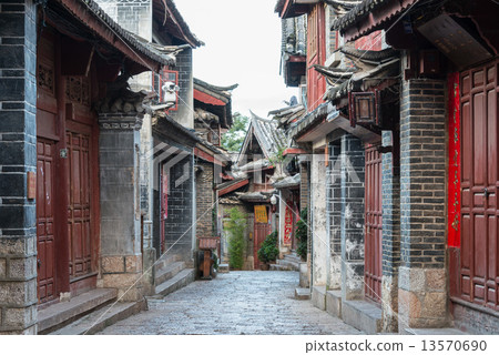 China · Yunnan Province Lijiang World Cultural Heritage · Lijiang Castle 13570690