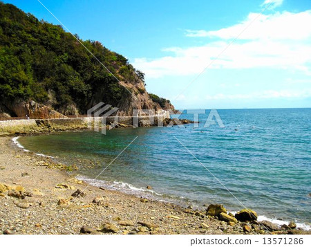 Scenery of Uruseu Sensou Island 13571286