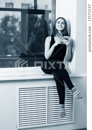 Beautiful girl  13571547