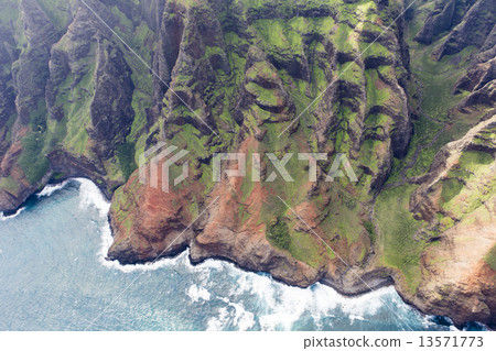 Na Pali coast - Kauai, Hawaii 13571773