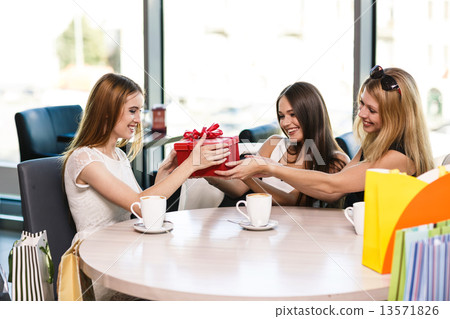 Happy friends 13571826