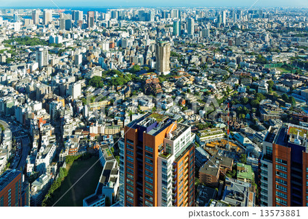 從六本木山到Motoazabu山的街道 從六本木山到Motoazabu山的街道 13573881