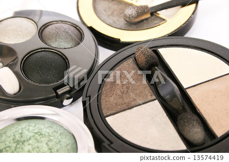 Eye shadows Eye shadows 13574419