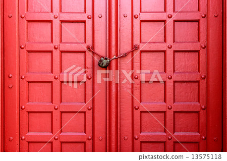 Old Red Wooden Gate with Chain Key Lock Old Red Wooden Gate with Chain Key Lock 13575118