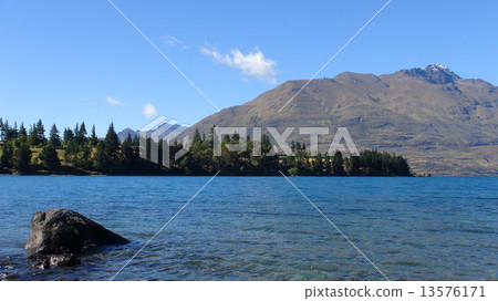 Waka Lake from Queenstown 13576171