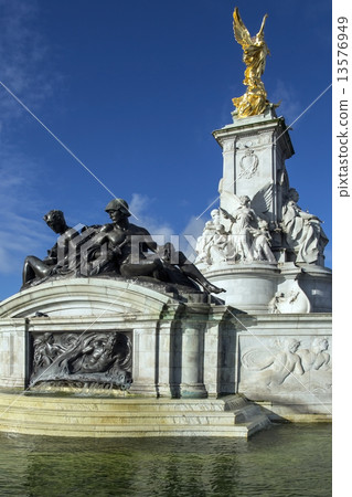 Buckingham Palace - London - England 13576949
