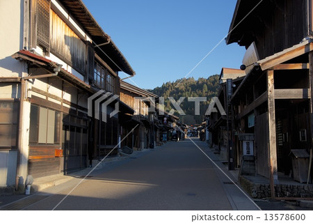 Old townscape 13578600