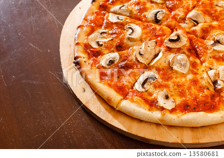 tasty pizza 13580681