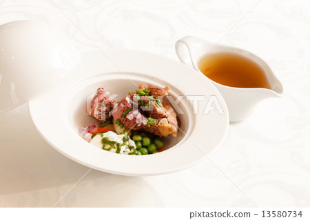 soup with meat 13580734