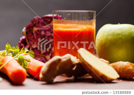 healthy smoothie 13580989