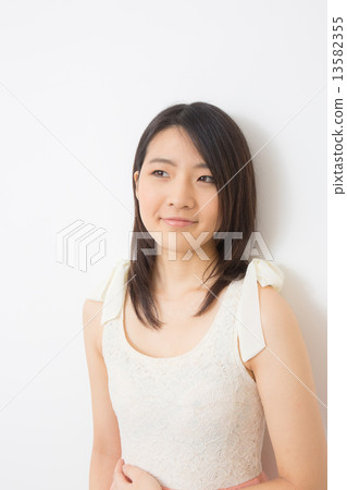 年輕的女士 13582355