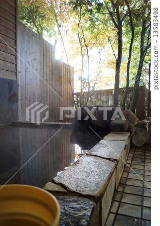 溫泉水運行 13583498