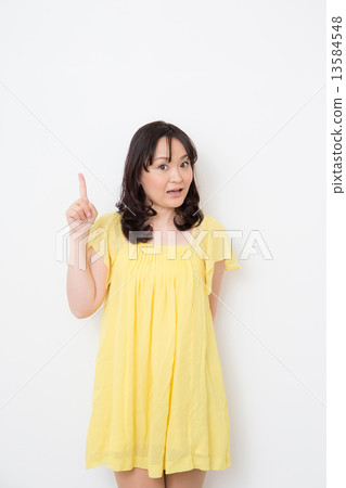 Woman in her 30's to tell Woman in her 30's to tell 13584548