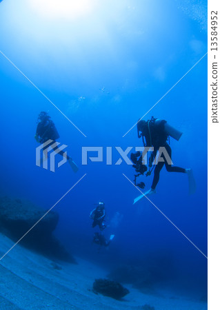 小笠原的海和潛水員 小笠原的海和潛水員 13584952