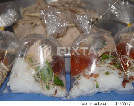 “越南麵條套餐”用於回收(富國島/越南) “越南麵條套餐”用於回收(富國島/越南) 13585537