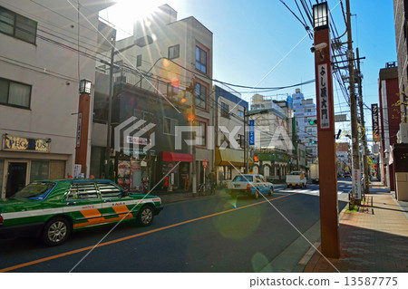Walking in Asakusa · Yoshihara Daimon site 13587775