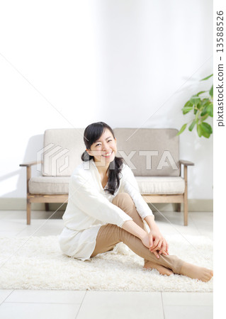 年輕的女士 年輕的女士 13588526